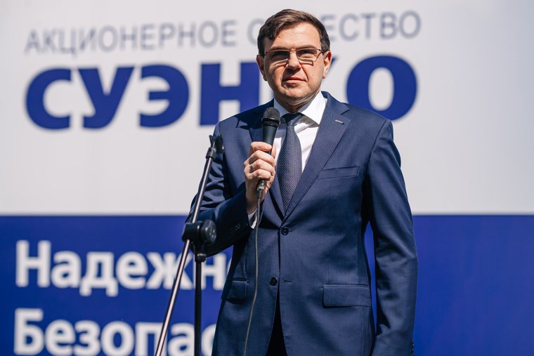 Гендиректор СУЭНКО Данил Анучин поприветствовал участников во время торжественного открытия соревнований