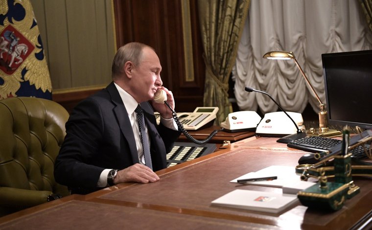 Серия телефонных разговоров и встреч Путина с лидерами стран еще раз показывает, что никакой изоляции России нет, отмечает Зудин