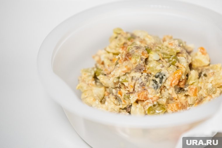 Изначально оливье даже не был салатом, это было полноценное мясное блюдо из вареного филе рябчика