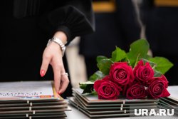 Почти 30 ямальцев получили почетные звания РФ