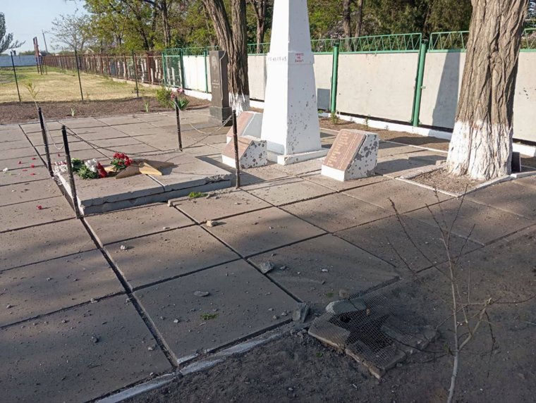 ВСУ разрушили памятник героя войны