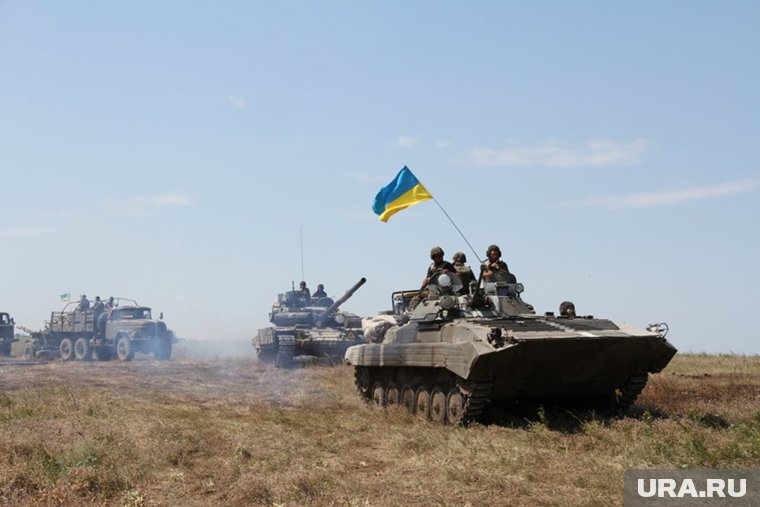 Муляжи танков используются в качестве ложных целей для ВС РФ