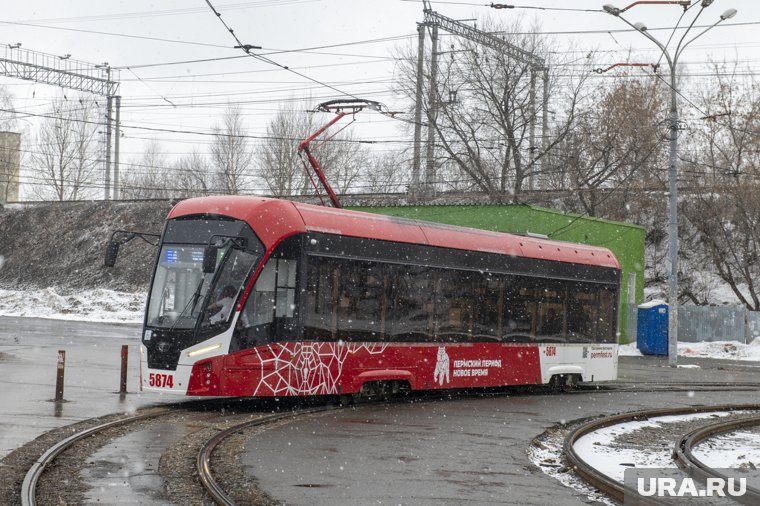 Следователи осматривают место ЧП