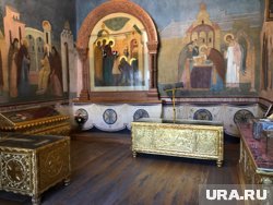 Место явления Богородицы Сергию Радонежскому. Реликварий Троицкого собора Троице-Сергиевой лавры