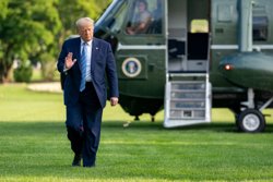Визит Трампа в РФ будет зависеть от хода геополитической игры, заявил политолог Расторгуев