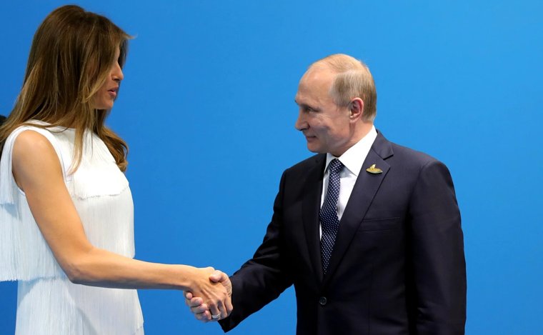 Путин отмечал, что приукрашивал истории в беседе с Меланией Трамп