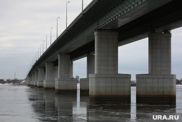 Движение по Красавинскому мосту переведут на левую сторону