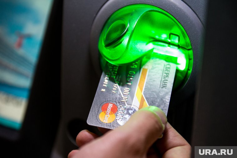 Ограничение работы Visa и Mastercard предложено в рамках создания единой системы учета платежных карт