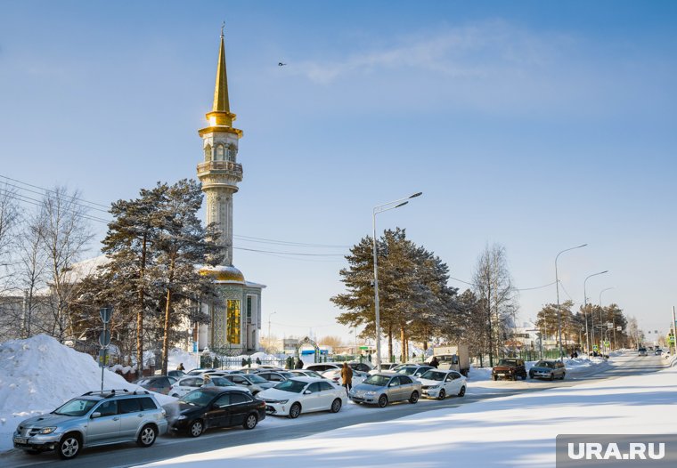 Силовики провели рейд возле мечети Сургута