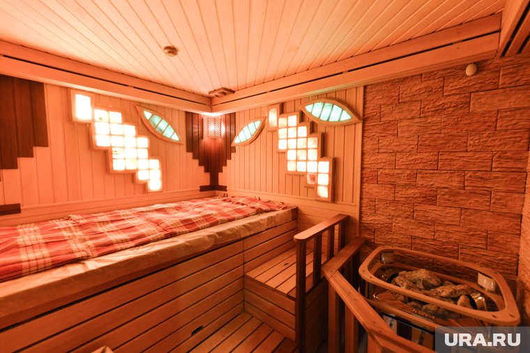 Четырехэтажное здание, связанное крытым переходом со SPA-центром, занимает площадь 3,5 тысячи квадратных метров
