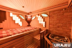 Четырехэтажное здание, связанное крытым переходом со SPA-центром, занимает площадь 3,5 тысячи квадратных метров