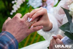 Жениться в лесном шатре и у речки: названы лучшие места для свадеб в ХМАО