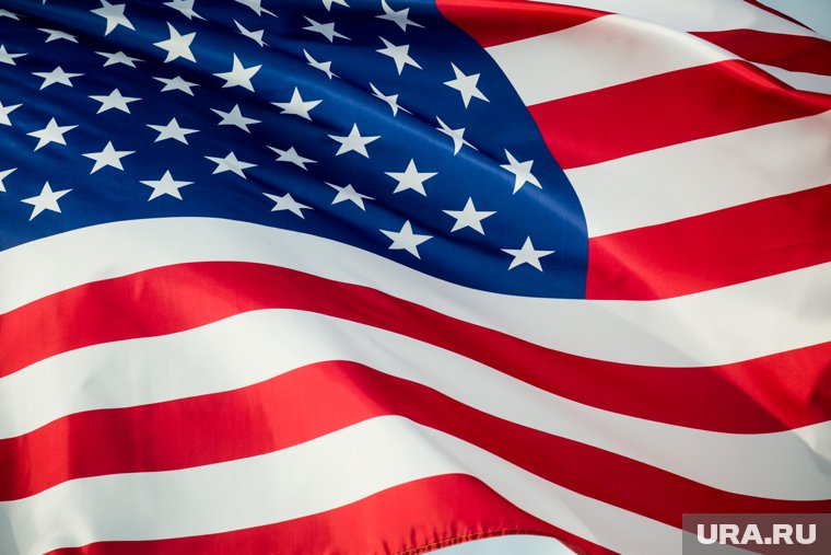 Флаг США на параде был