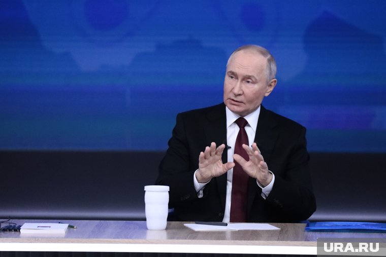 Путин отметил, что экономика стран Запада вскоре придет в упадок