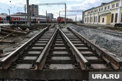 Поезд «Иволга» едет по затопленным путям на «Площади трех вокзалов». Видео
