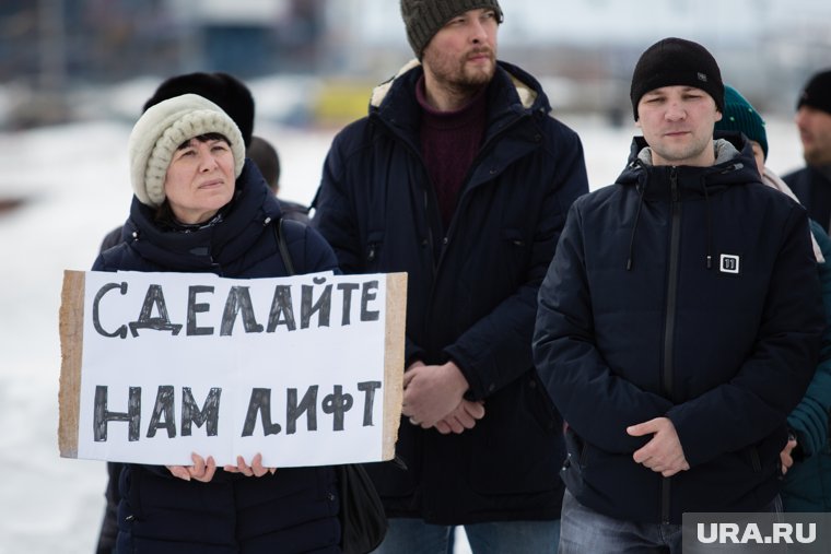 Заменить лифт можно через регионального оператора капремонта или за счет средств на спецсчете