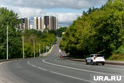 В жару двигатель машины может сильно пострадать, если вовремя не принять меры