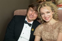 Пара умело играла на публике в романтические отношения