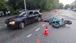 Мотоциклист скончался на месте аварии до приезда скорой помощи