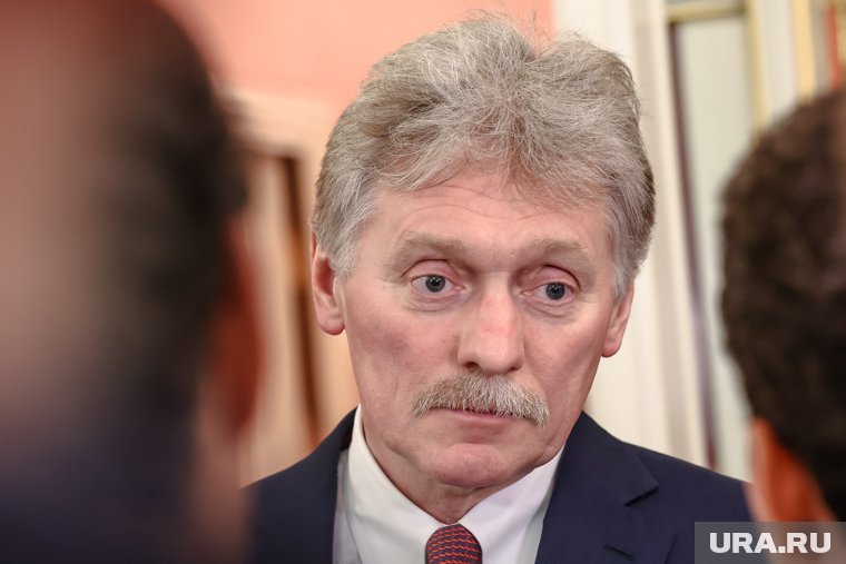 Украина должна либо согласиться на переговоры, либо отказаться от них, заявил Дмитрий Песков
