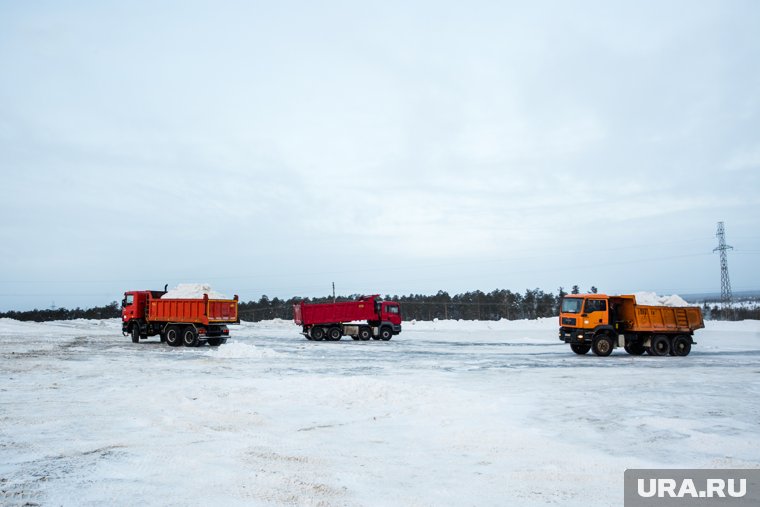 Водители самосвалов востребованы на вахтах в ХМАО