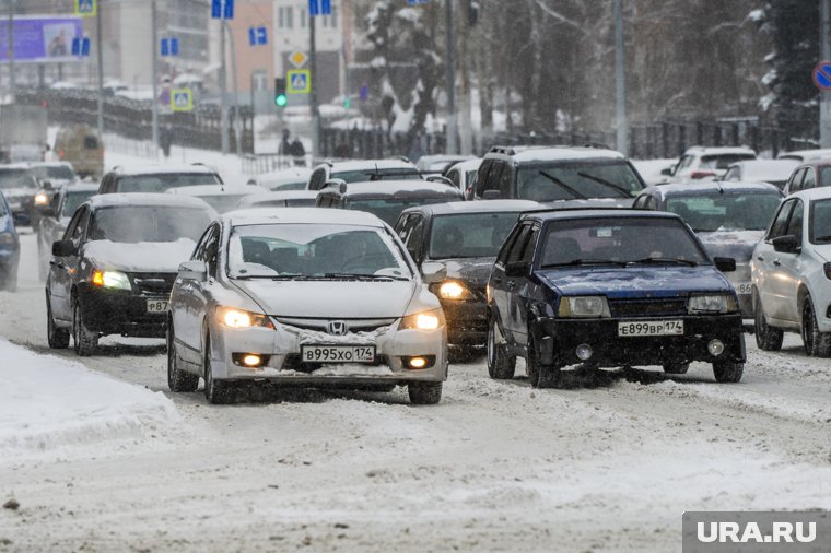 Заторы возникли на пути в Заозерный и центр города (архивное фото)