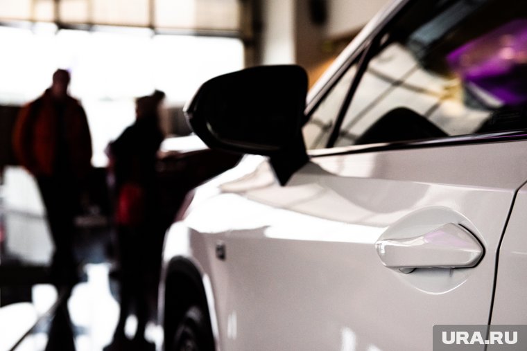 Компания занимается продажей подержанных автомобилей