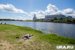 Площадь нефтяного пятна составила 300 квадратных метров