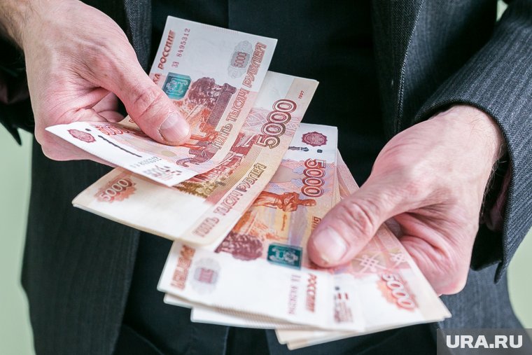 Средняя зарплата в ХМАО составляет около 73 тысяч рублей