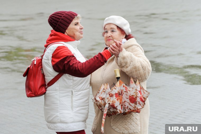 За «достойную старость» без детей нужно платить, считает депутат Госдумы Андрей Гурулев