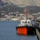 Воды покрывает нефтяная пелена: последствия разлива 30 тонн топлива в Енисее. Фоторепортаж