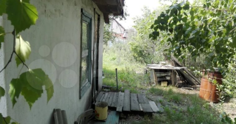 Дачу продают в СНТ «Янтарь» в Новосинеглазово нa Глaвной улице, по 50 тысяч рублей за сотку 