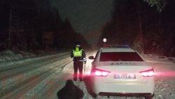 Из-за снега в регионе резко ухудшились дорожные условия