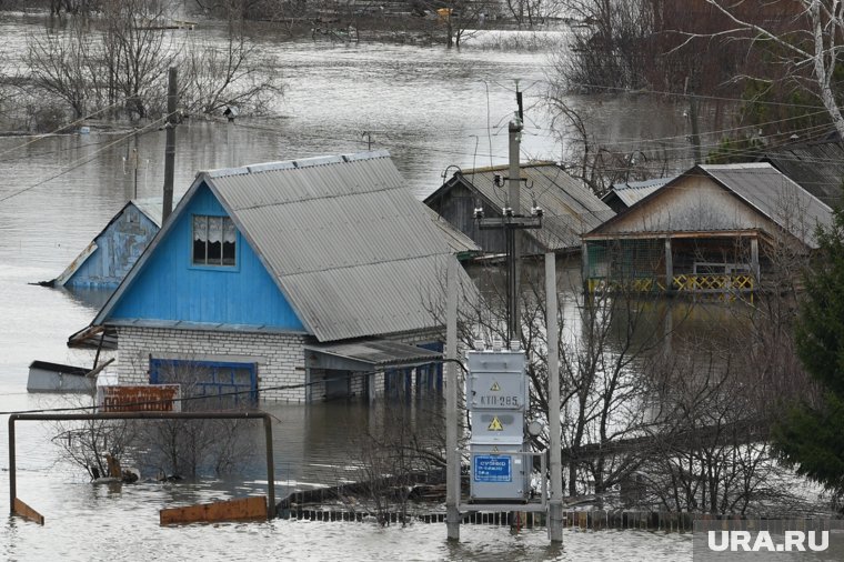 Чиновникам поручено круглосуточно откачивать воду из затопленных домов (фото из архива) 