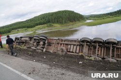 В ЯНАО на берегу реки Таз погиб водитель перевернувшегося КАМАЗа (фото из архива)