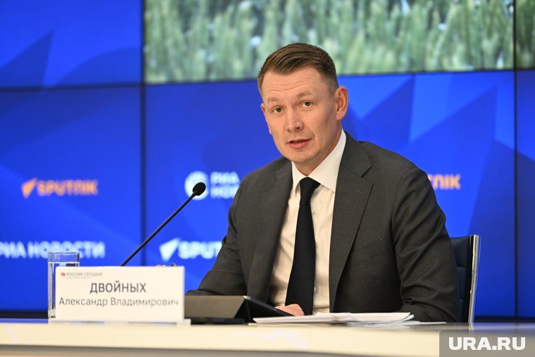 С борщевиками будут бороться в Московской области, сообщил Двойных