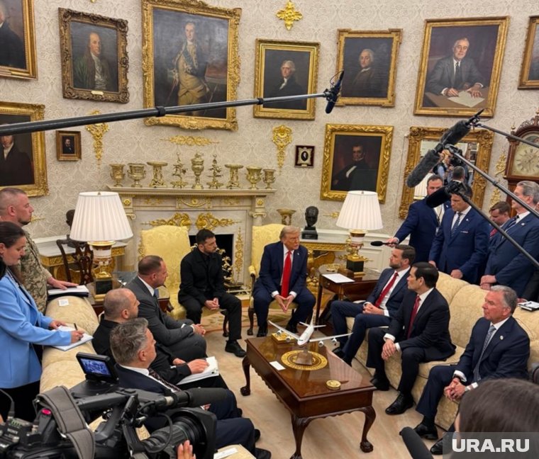 Публичное общение Трампа и Зеленского в Белом доме длилось около 25 минут.