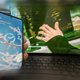«Подорвет доверие к государству»: эксперт раскрыл URA.RU опасность новых правил перевода на карту