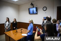 Заседание прошло в закрытом режиме, журналистов пустили лишь на оглашение