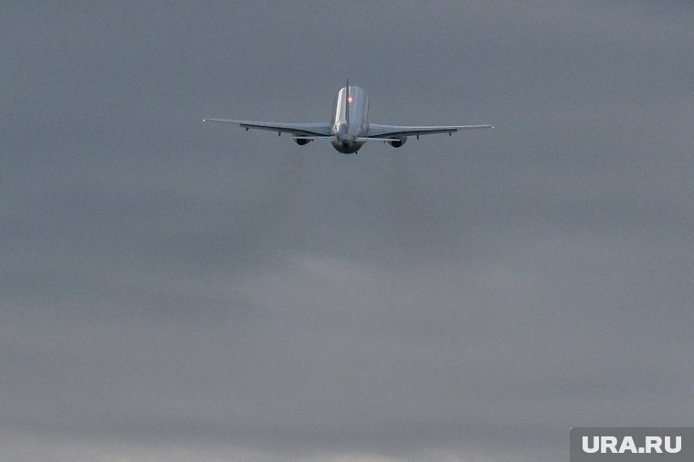 Самолет AZAL, летевший из Баку в Грозный, разбился 25 декабря на западе Казахстана, из 67 человек выжили 29