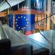 Европа борется с внутренним кризисом за счет России