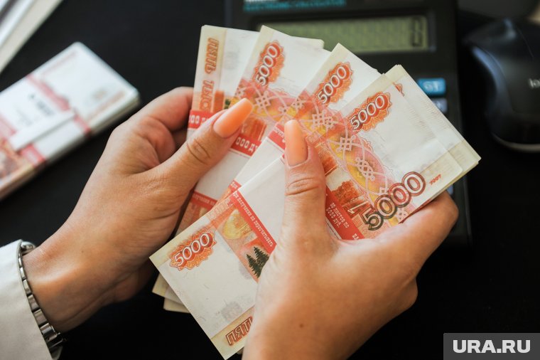 Компания задолжала зарплату почти сотне рабочим
