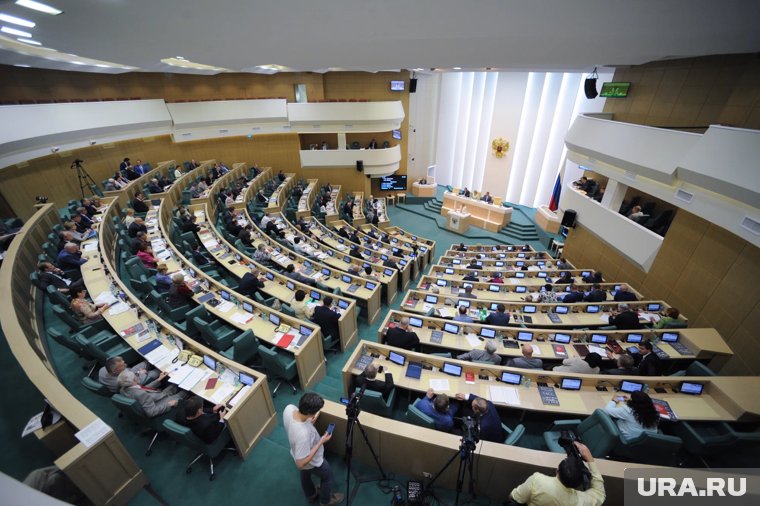Сенаторы одобрили закон, ужесточающий требования к управляющим компаниям