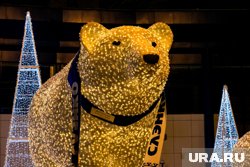Высота арт-объекта составляет 210 сантиметров