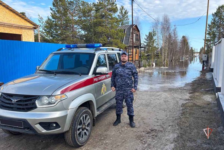 В Тарко-Сале вневедомственная охрана следит за порядком