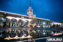 Для организации фестиваля закрыли парковку на площади