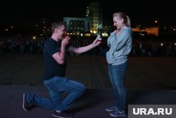 Тюменские женихи дарят кольца с трекером, чтобы всегда знать, где невеста