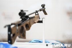 Новичкам предлагают стрелять из стандартных пистолетов, а профи - из автоматов