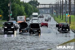 На Москву снова обрушился ливень, за короткий промежуток времени на дорогах образовались «реки»