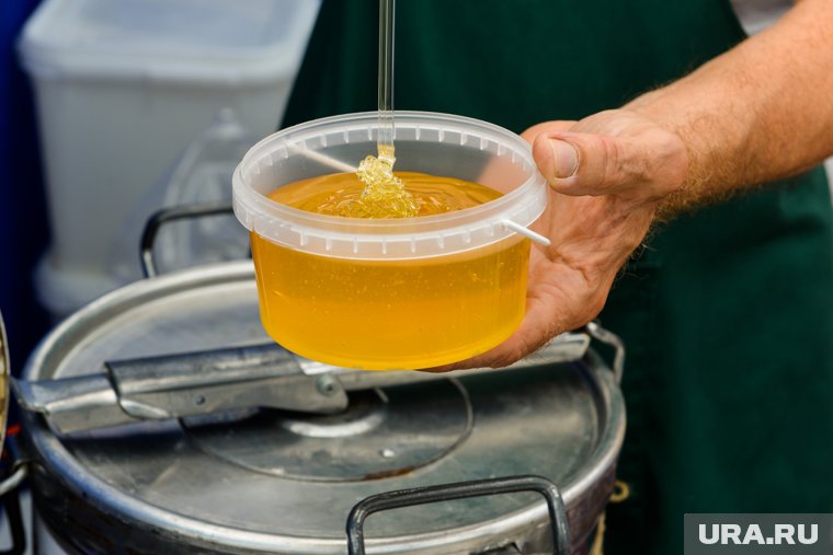 Мед и другие продукты отправлены бойцам
